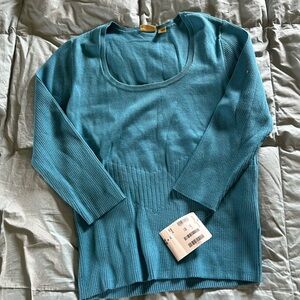 Women’s Caslon long sleeve sweater top. New with tags